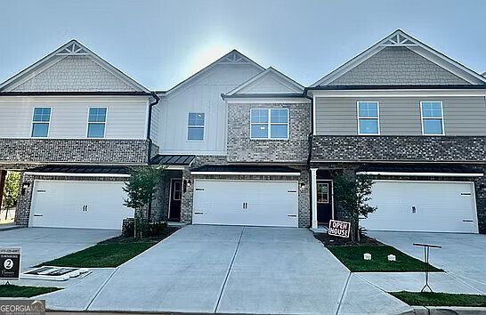 1st image of 15 Creekside Commons Dr