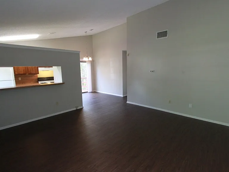 11603 Poplar Cv — Photo 6