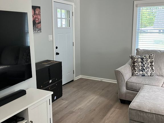 5th image of 339 Boldrick Ave