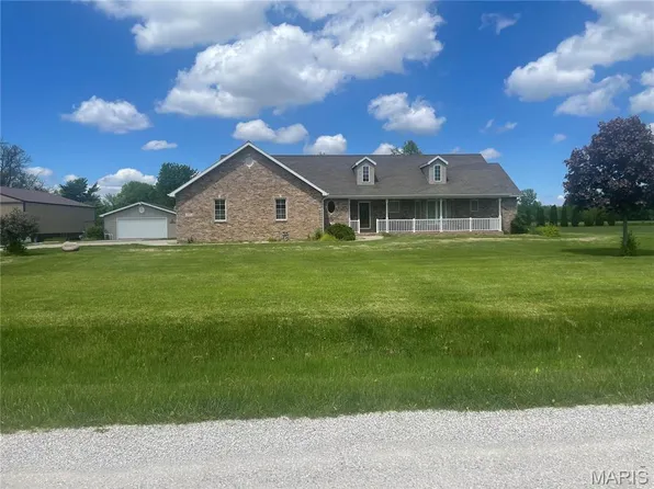 807 E Central Ave, Benld, IL 62009