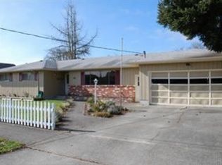 907 S 3rd Ave, Kelso, WA