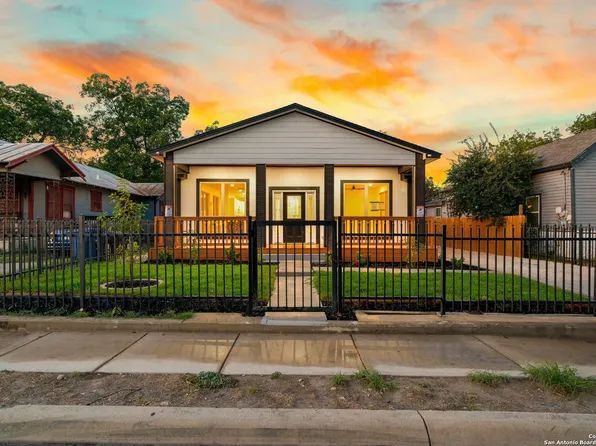 2233 E HOUSTON ST, San Antonio, TX 78202