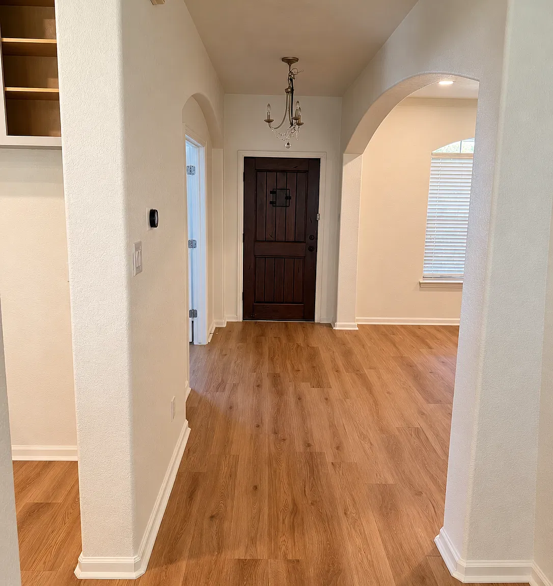 4 bed, 3240 sqft, $2,500 — Photo 2