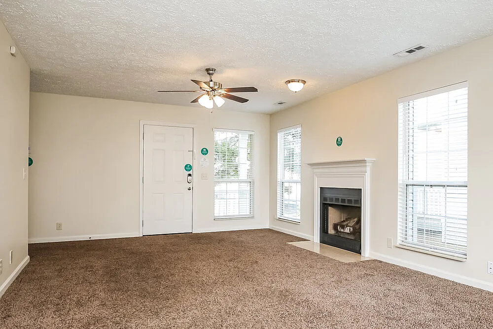 3 bed, 2.5 bath, 1852 sqft, $2,590 — Photo 4