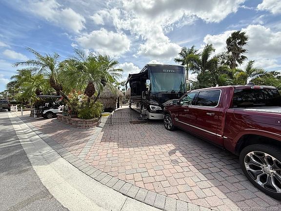 4th image of 426 NW Chipshot Ln