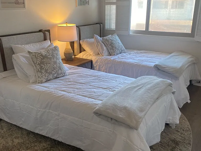 4313 Loma Riviera Ct — Photo 25