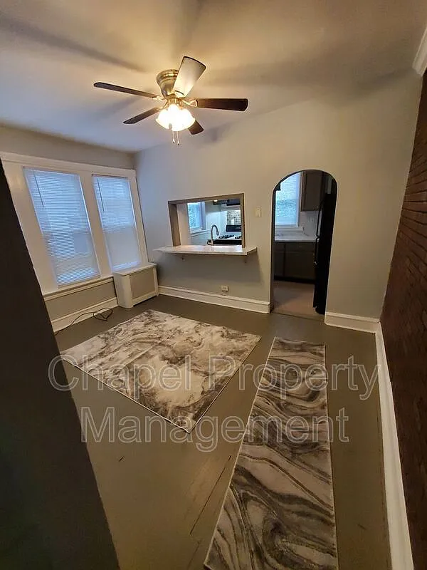 2 bed, 1.0 bath, 870 sqft, $1,195 — Photo 3