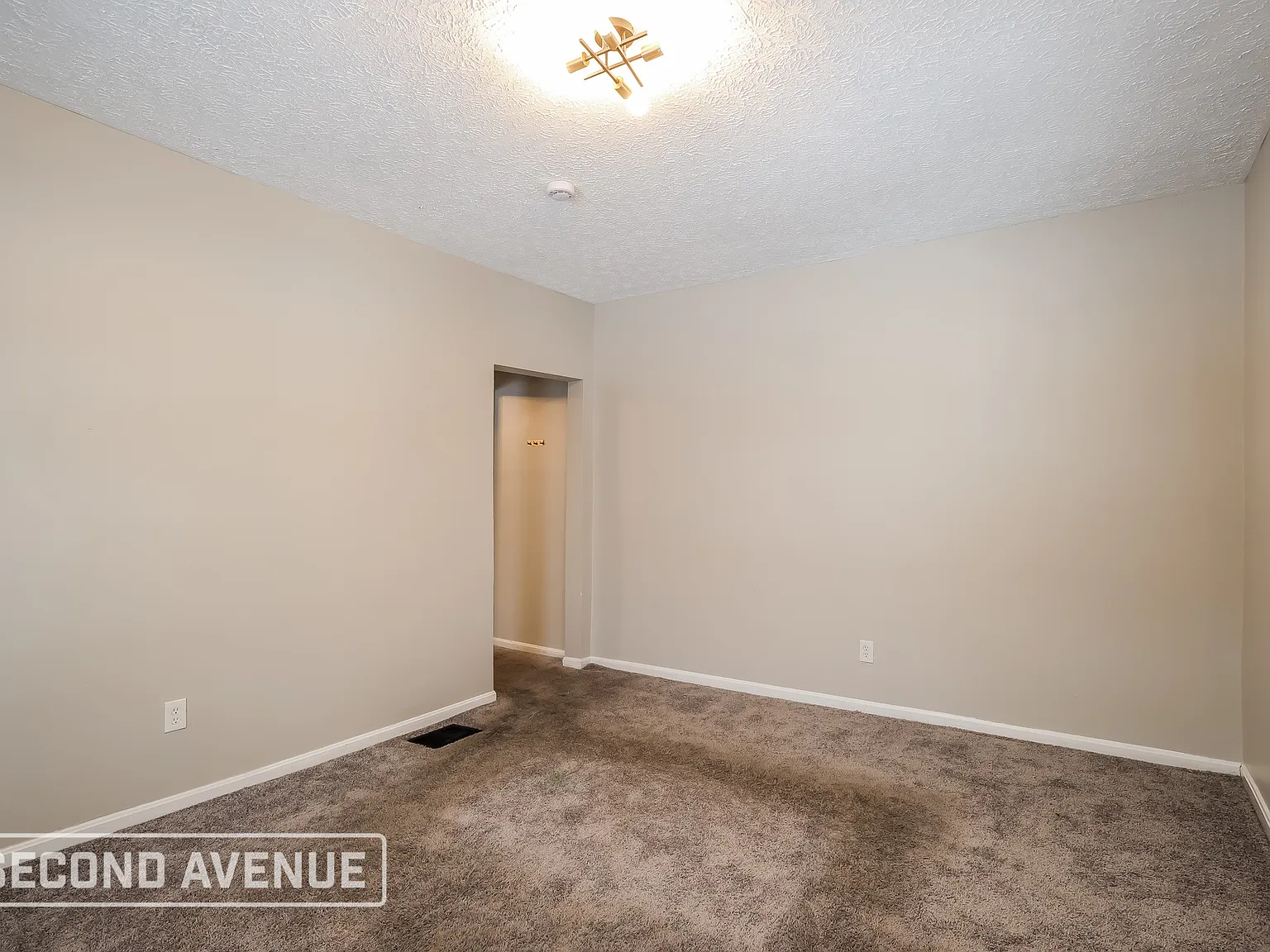 2 bed, 1.0 bath, 1326 sqft, $1,495 — Photo 3
