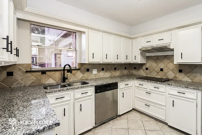 17734 Moss Point Dr — Photo 11