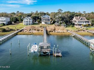 1671 Kings Landing Rd, Hampstead, NC 28443