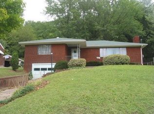 302 Jefferson Ave, Glen Dale, WV
