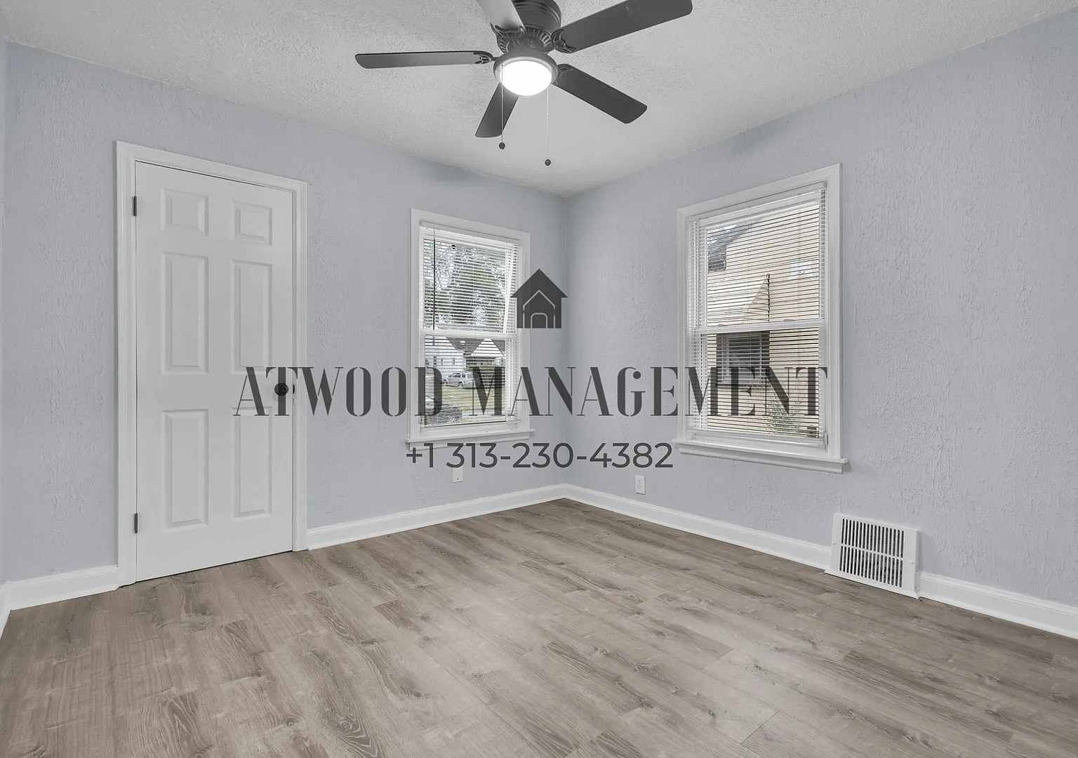 This beautifully updated 3-bedroom, 1-bath single-family home is ready for move-in! — Photo 2