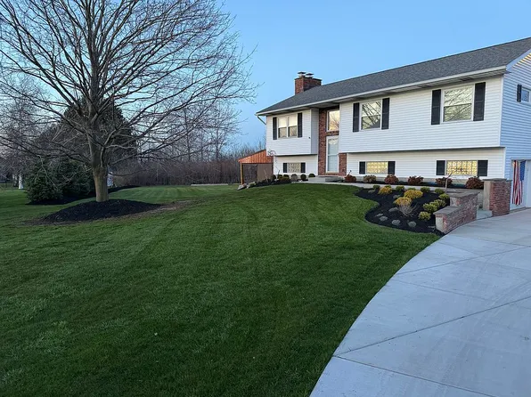 5587 Rogers Rd, Hamburg, NY 14075