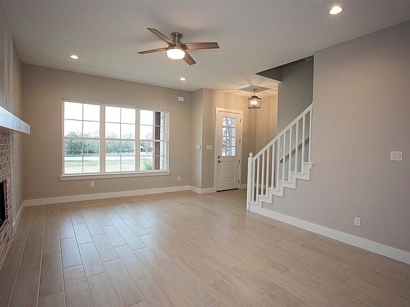2nd image of 1185 Green Elm Rd
