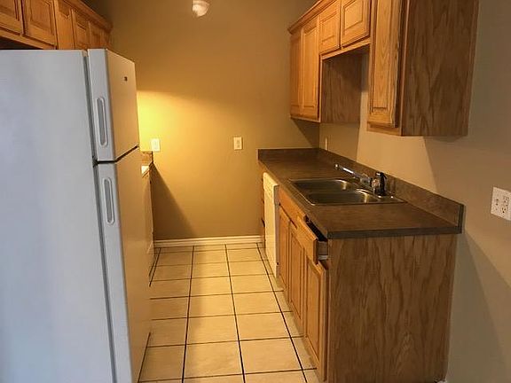4th image of 605 W Day St APT 102