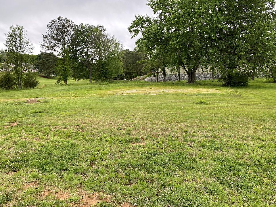 2nd image of 304 Frazier Rd
