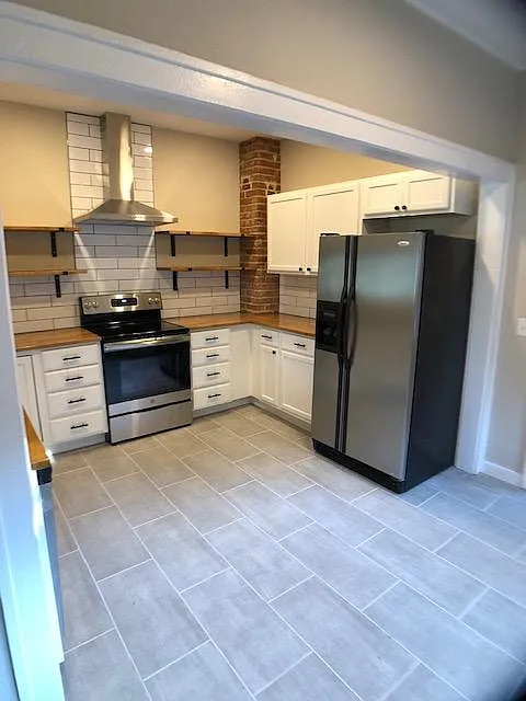 3 bed, 1.5 bath, 1303 sqft, $1,700 — Photo 4