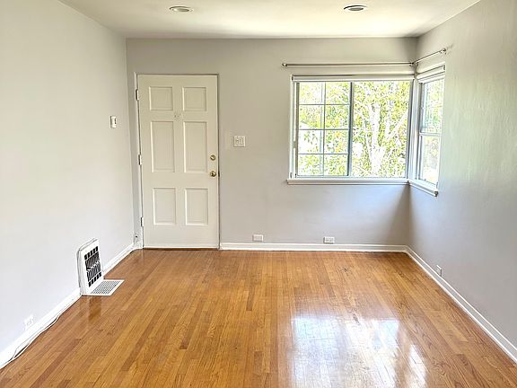 4th image of 1138 17th St APT 2