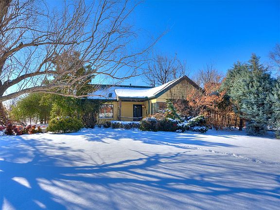 5th image of 200 Edgemere Ct