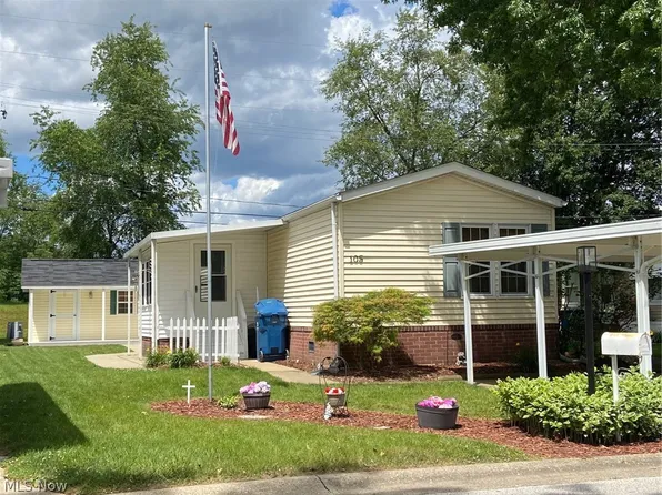 105 G St SW, Navarre, OH 44662