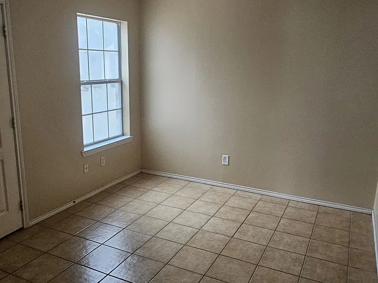 Santa Fe Apartments — Photo 11
