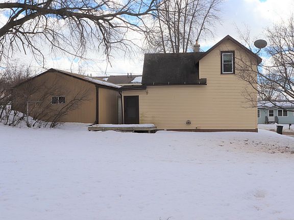 2nd image of 709 2nd Ave NE