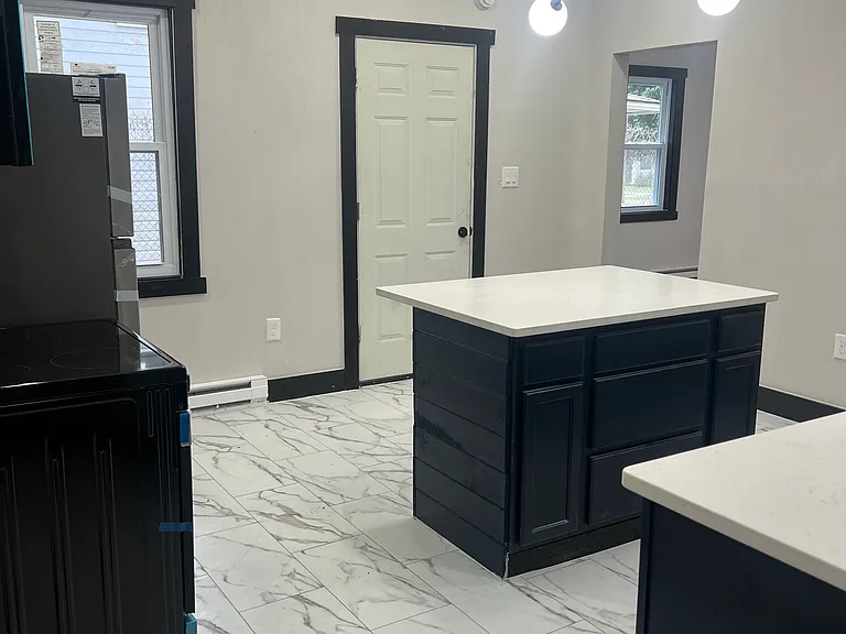 7709 Elton Ave — Photo 10