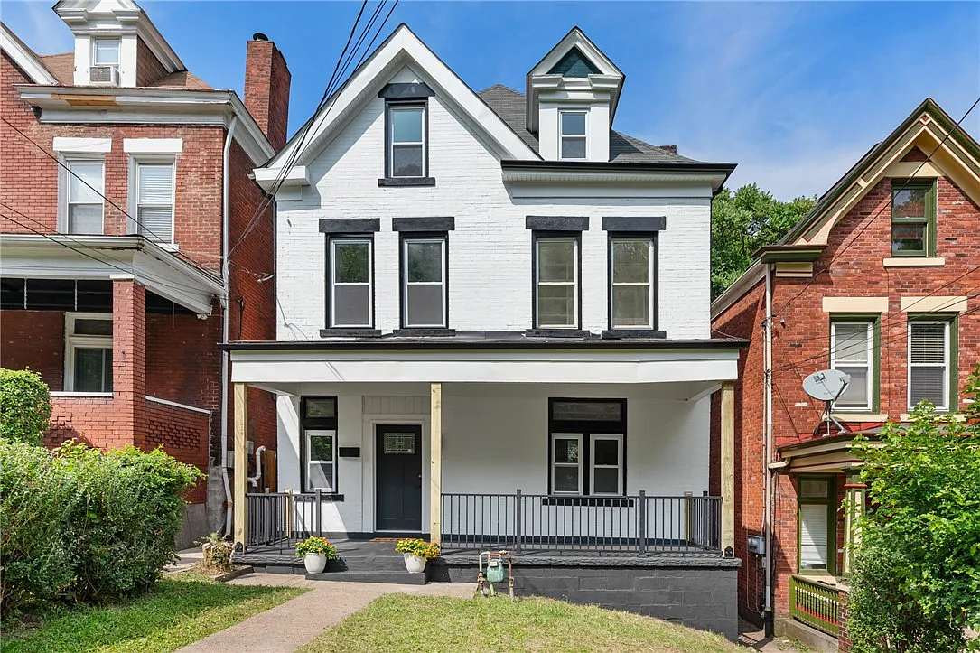5415 Black St photo 1