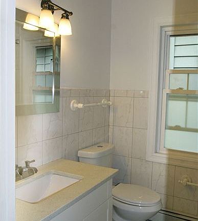 BathroomApt2