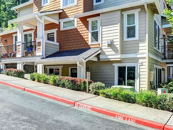 2nd image of 5517 Lakemont Blvd SE APT 702