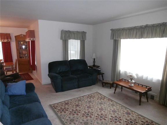 4th image of 11033 S Shore Ave