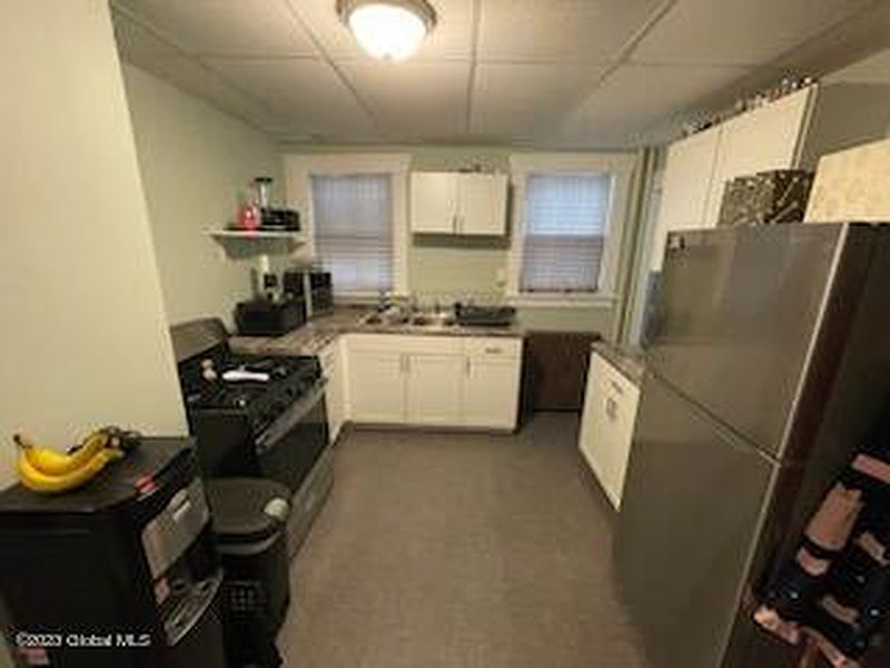 3rd image of 30 Benson Street