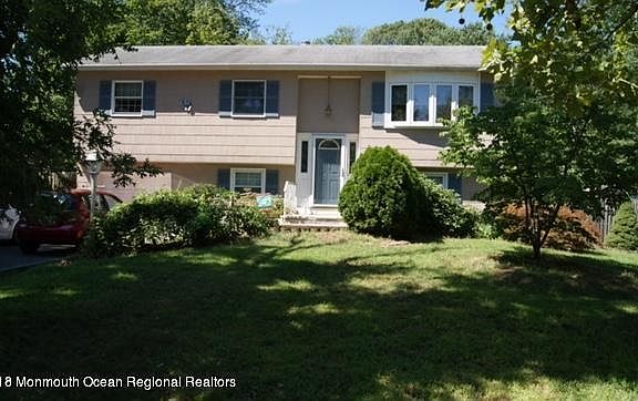 4th image of 752 Vaughn Ave