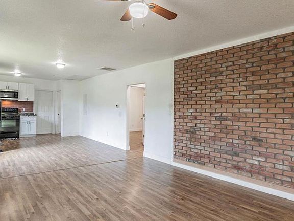 2nd image of 130 Mandrake St