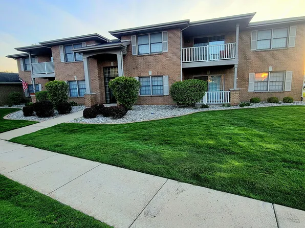 9834 Wildwood Ct Unit 1-D, Highland, IN 46322