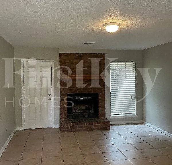 4311 Brickwood Ln — Photo 2