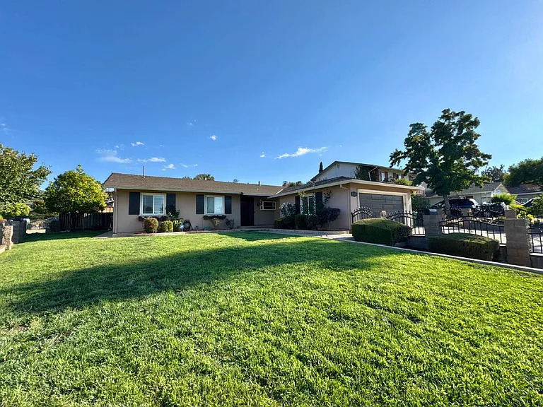 2494 Lone Oak Dr — Photo 6