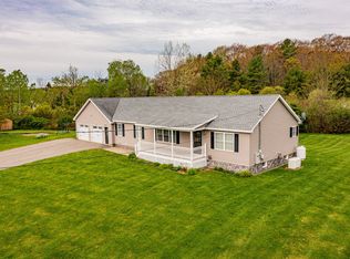 26 Forest Hl, Bucksport, ME 04416
