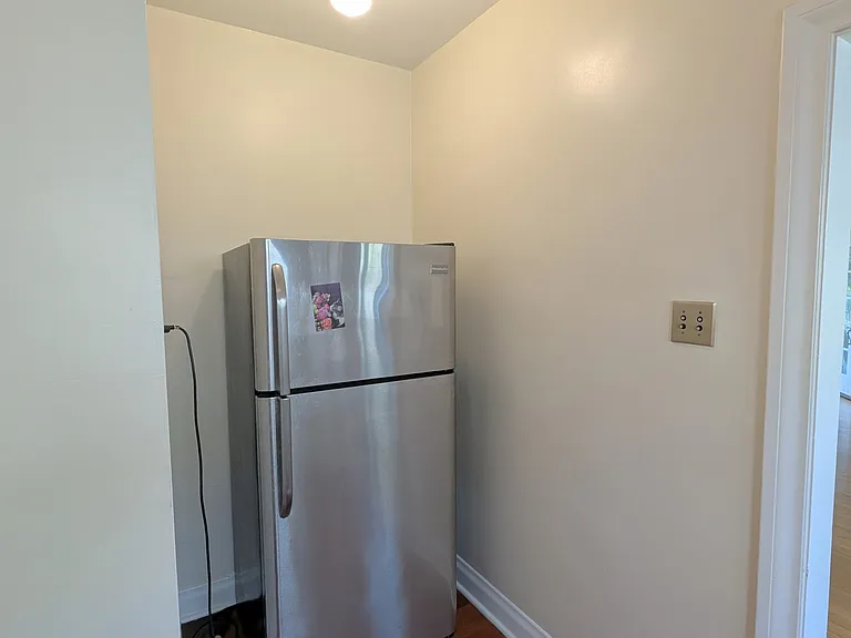 802 N Orange Grove Ave — Photo 10