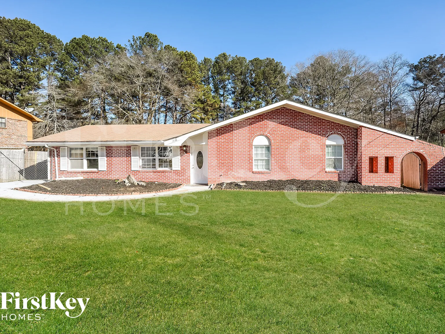 4 bed, 1.5 bath, 1653 sqft, $1,800 — Photo 1