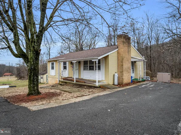 1375 Roundtop Rd, Lewisberry, PA 17339