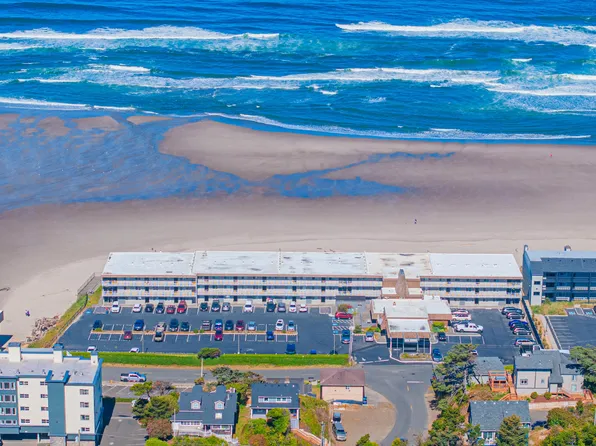 145 NW Inlet Ave #221, Lincoln City, OR 97367