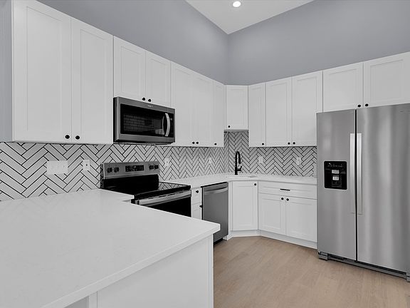 3rd image of 3500 Magnolia Ave #1R