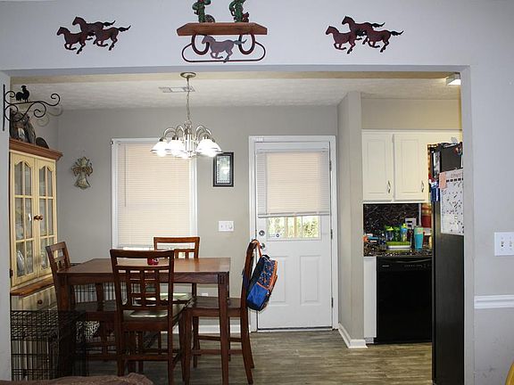 5th image of 607 Lee Road 412