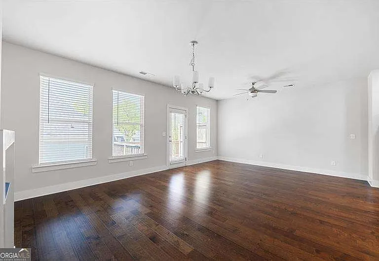 1395 Heights Park Dr SE — Photo 18