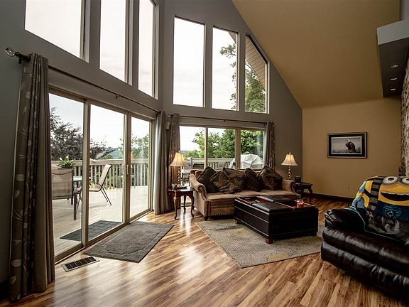4th image of 22 Rose Dr