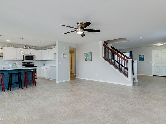 4th image of 15785 W Maui Ln