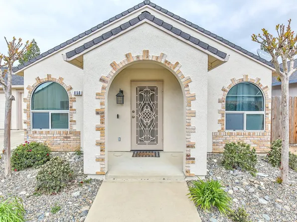 658 Village Dr, Galt, CA 95632