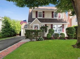 59 Adams St, Garden City, NY 11530