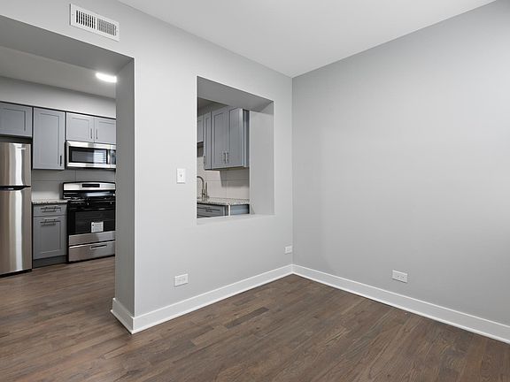 4th image of 6201 N Whipple St #1B